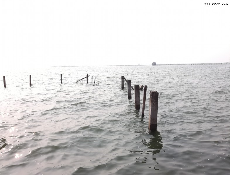 风平浪静的淀山湖图片