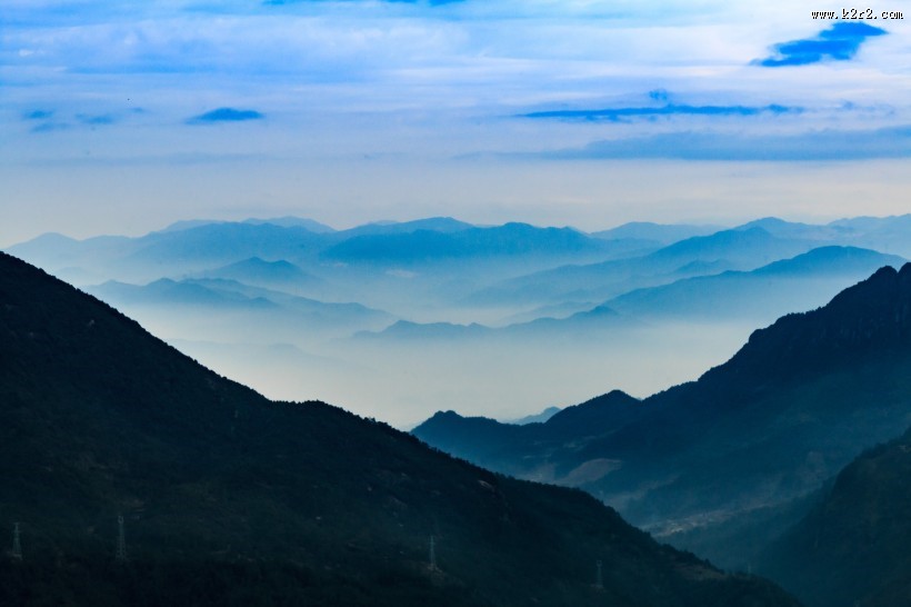 重岩叠嶂的山脉图片