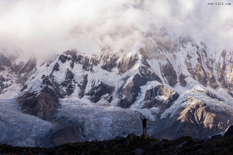 美丽的雪山景色图片