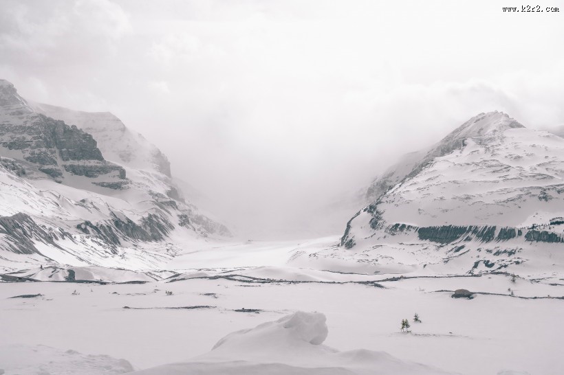 美丽的雪山景色图片