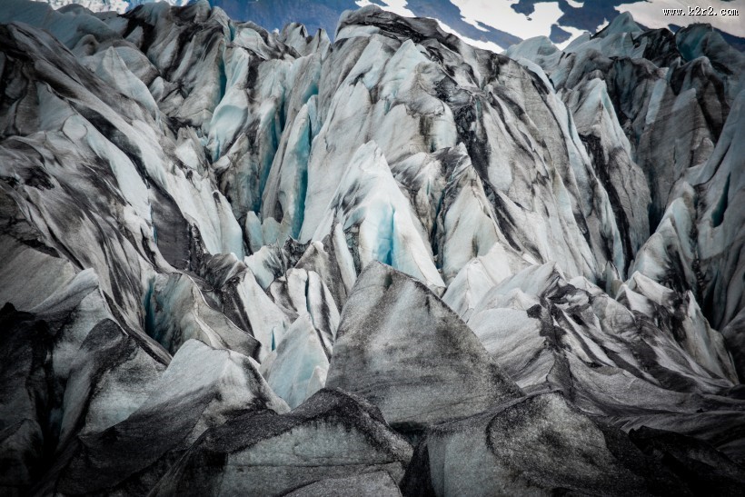 美丽的雪山景色图片