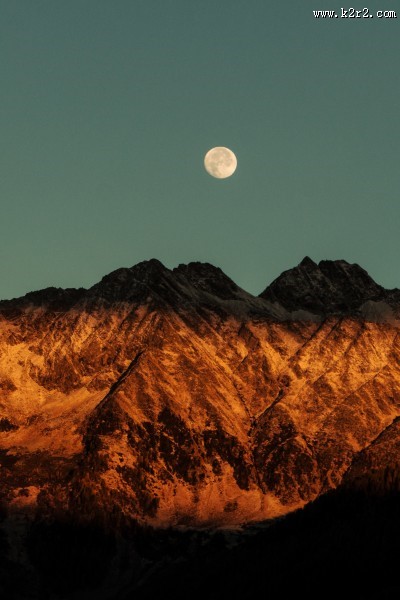 圆圆的月亮图片