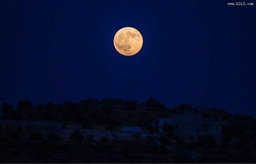 圆圆的月亮图片