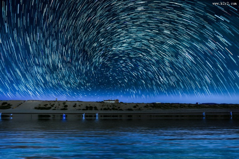 漂亮的星轨星空图片