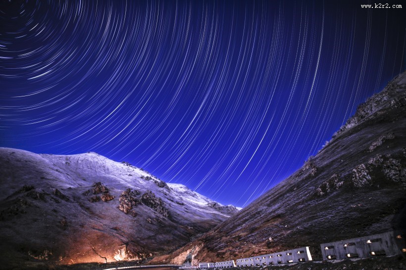 漂亮的星轨星空图片