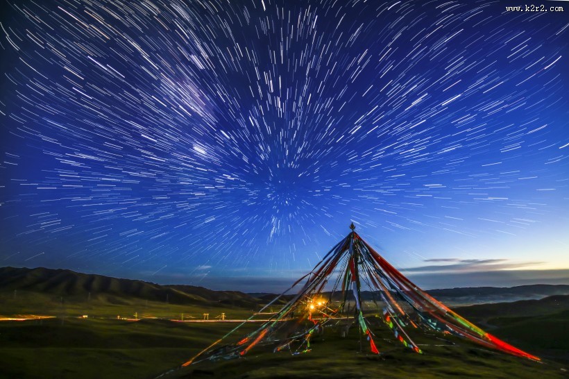 漂亮的星轨星空图片