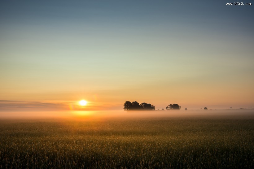 美妙的田园日出风景图片