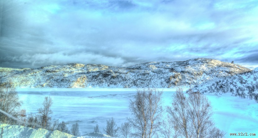山上的雪景图片