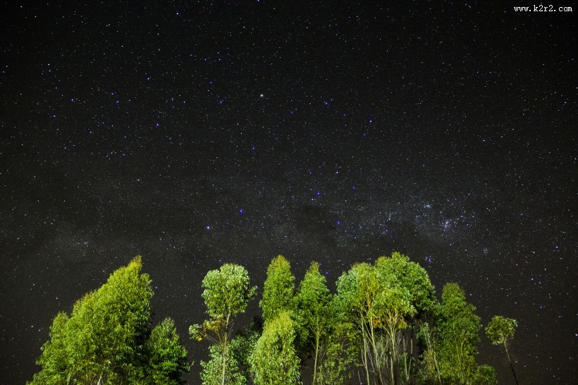 延时拍摄的星空图片