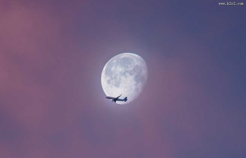 皎洁的月亮的图片