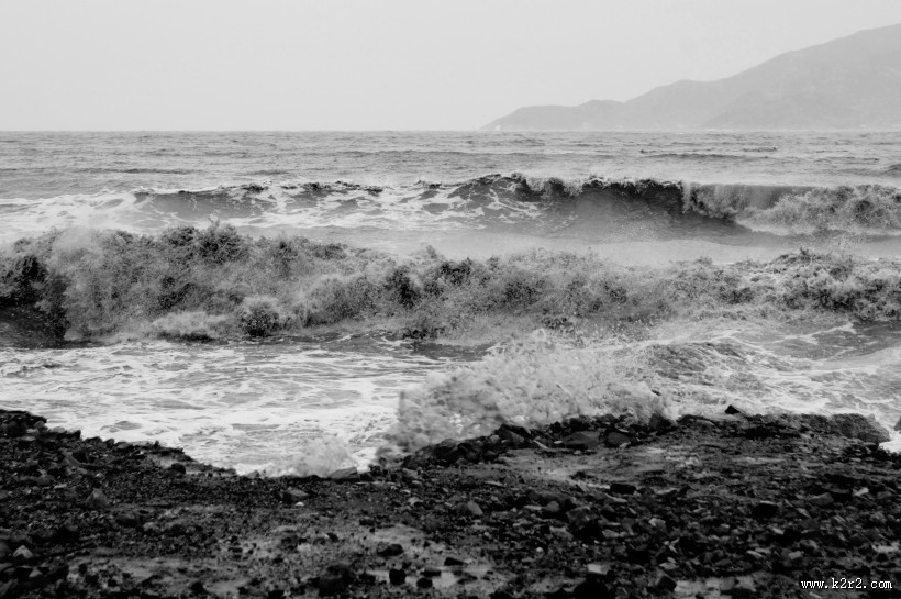 汹涌的浪花图片大全