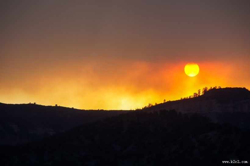 太阳的东升西落图片