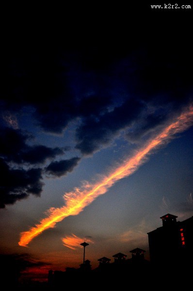 傍晚时分天空的图片