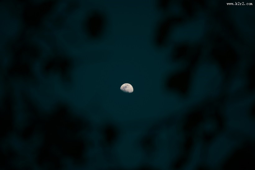 被遮挡住的月球图片