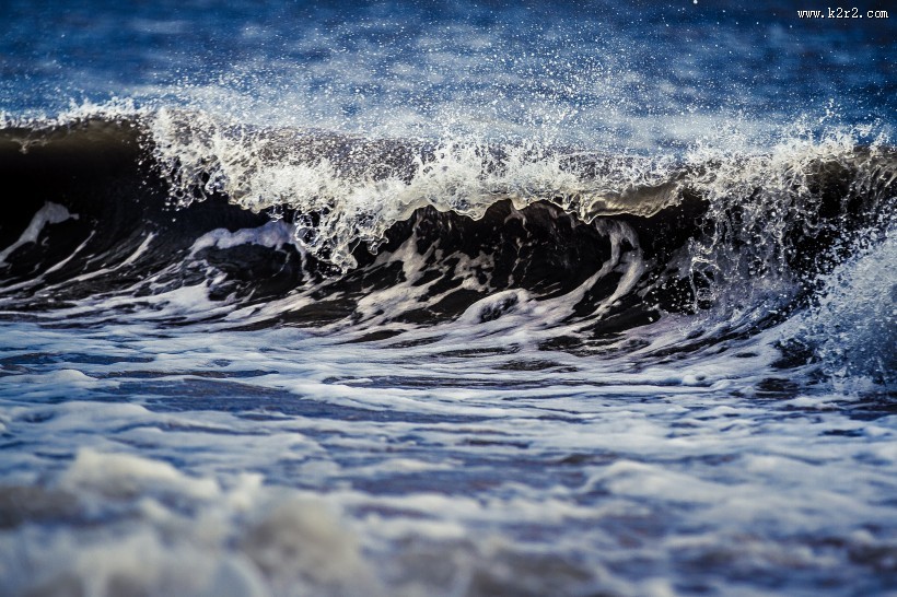 大海上的风浪图片