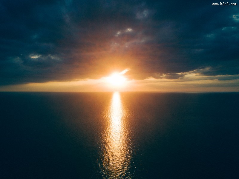 海面上的日出风景图片