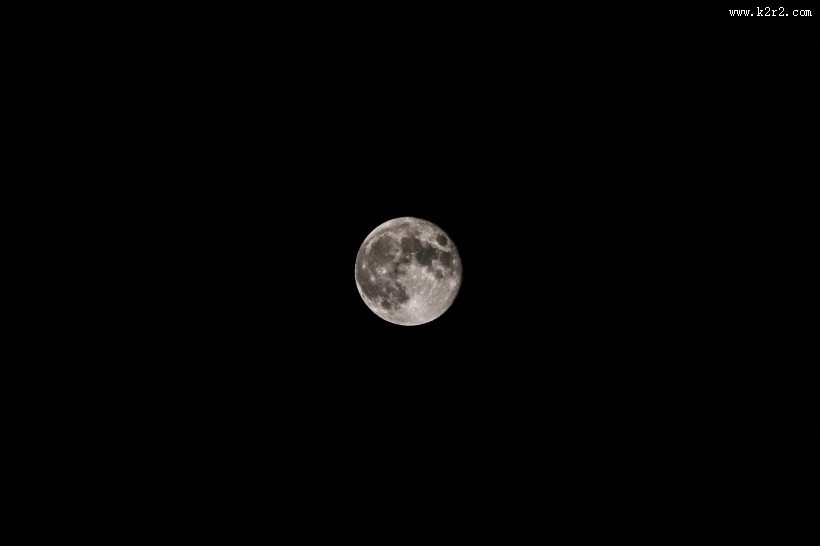 圆圆的月亮图片