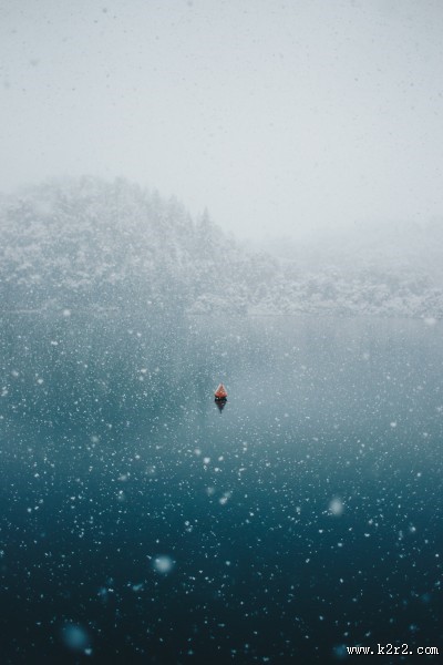 冬天下雪时的美景图片