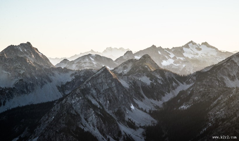 巍峨的壮观雪山图片