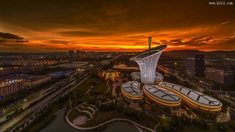 绚丽多彩的天边火烧云图片