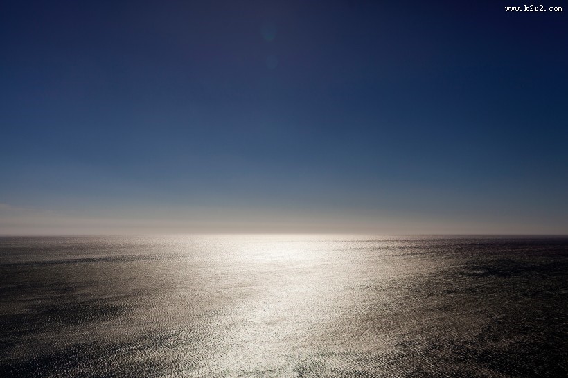 平静的海面图片