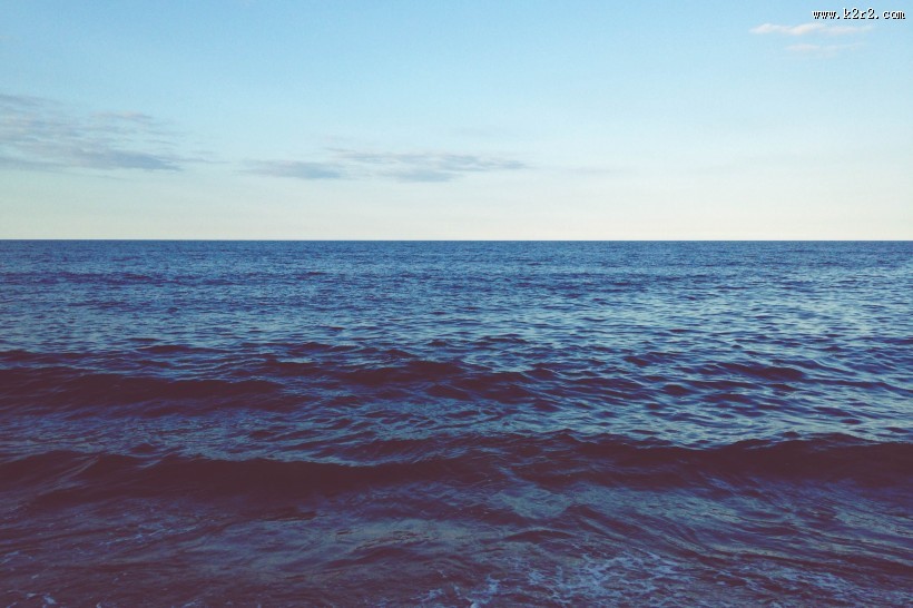 平静的海面图片