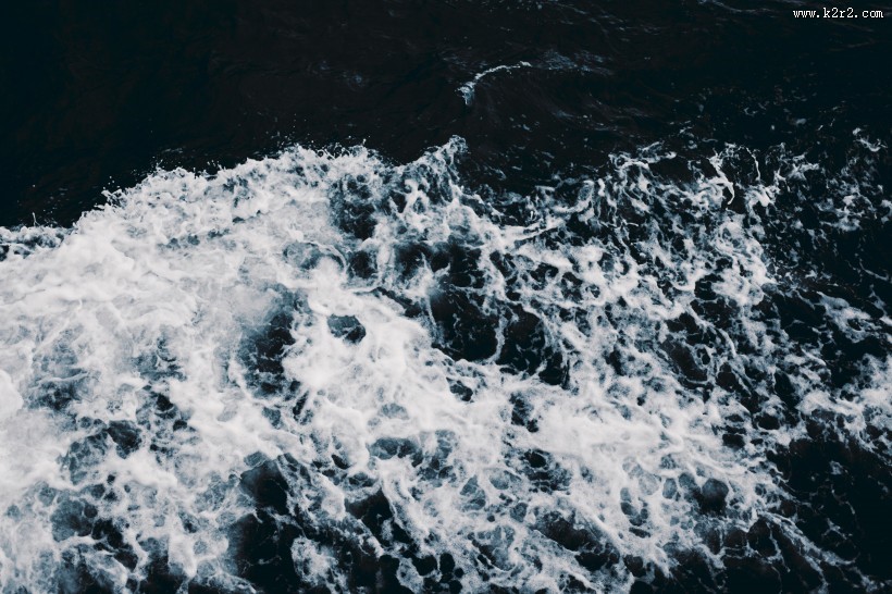 波涛汹涌的海浪图片