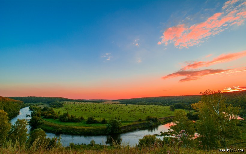 安静的湖泊图片