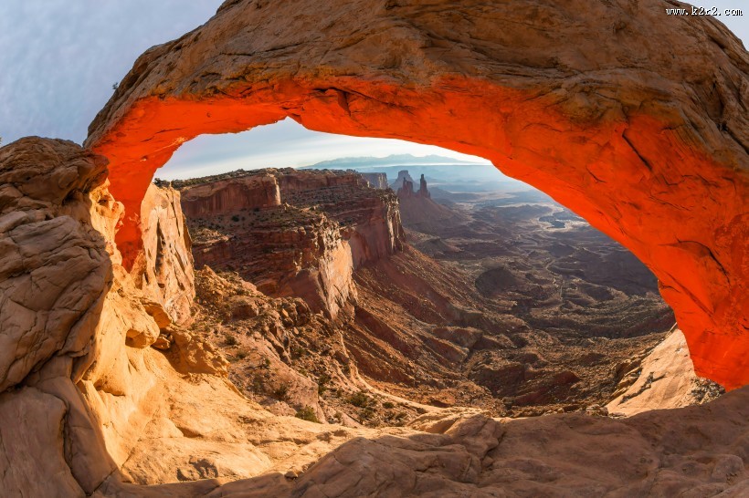 荒漠峡谷风景图片