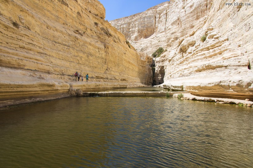 荒漠峡谷风景图片
