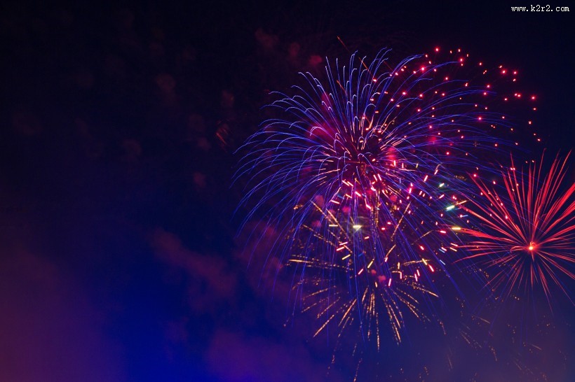 夜空灿烂的烟花图片