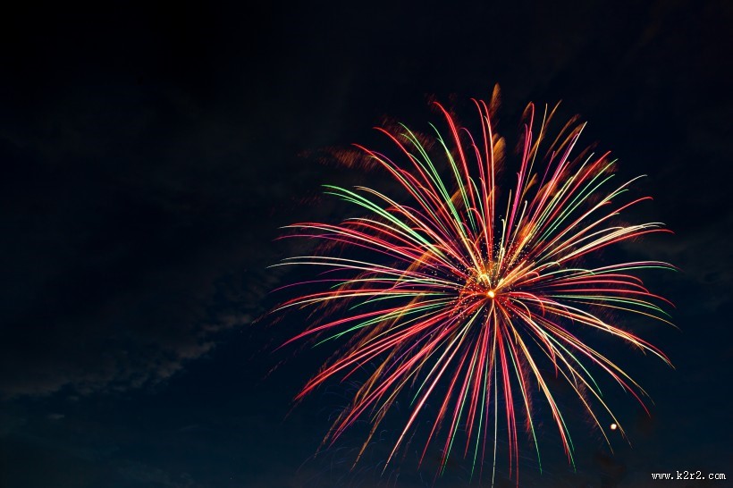 夜空灿烂的烟花图片