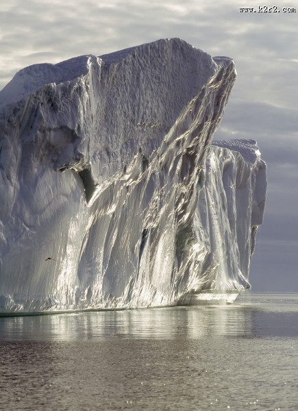 巨大的冰山图片