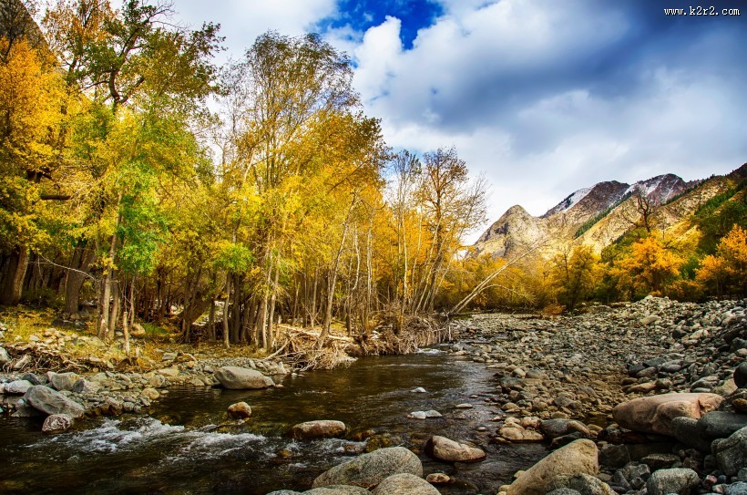 山里的秋色风景图片