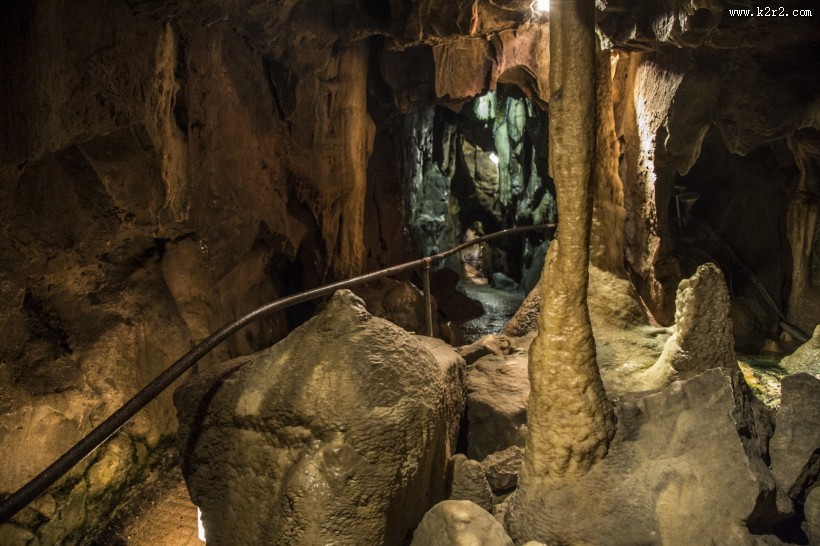 探险石头洞穴图片