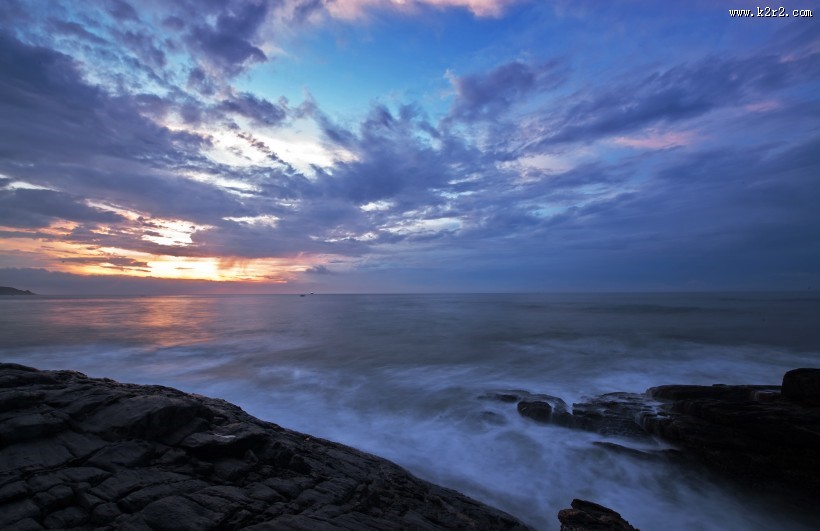寂静的海边图片