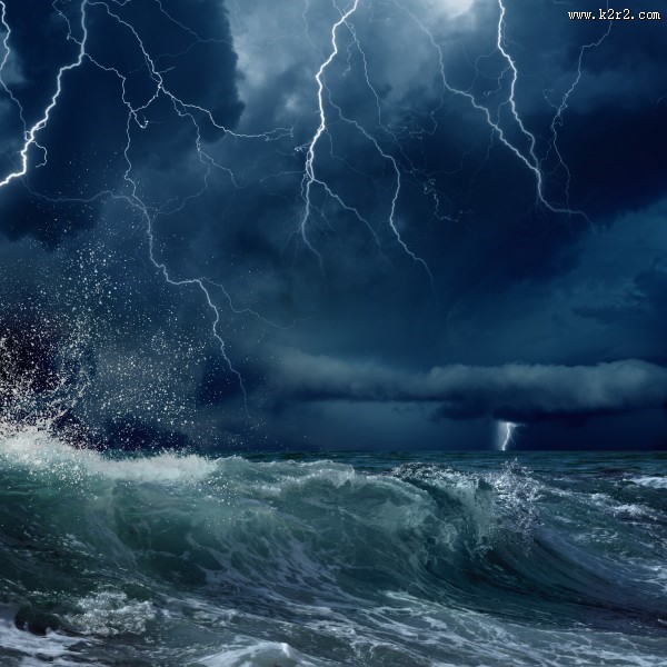 波涛汹涌的大海景色图片