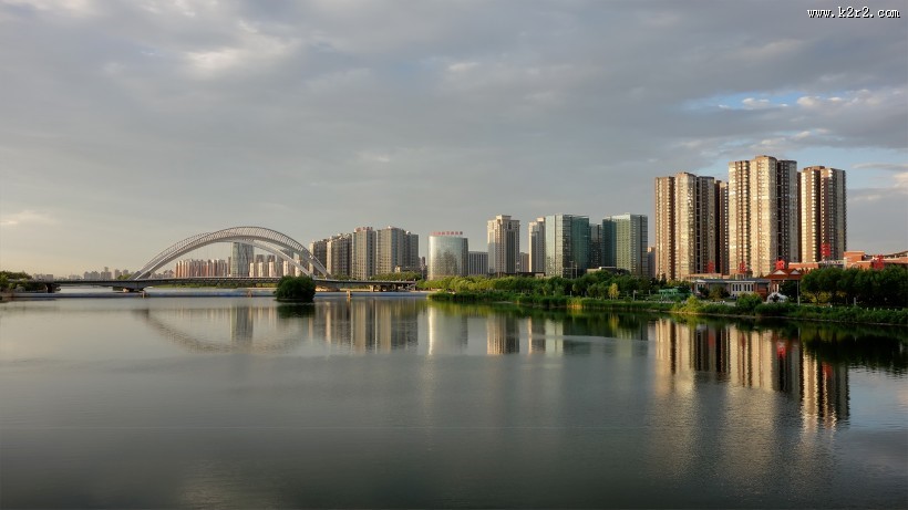 唯美的建筑倒影图片