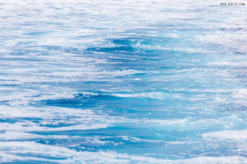 清澈的海水图片