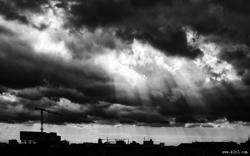 风暴之前的天空图片