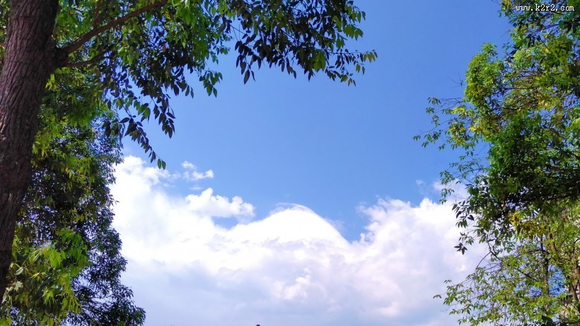 白云蓝天风景图片