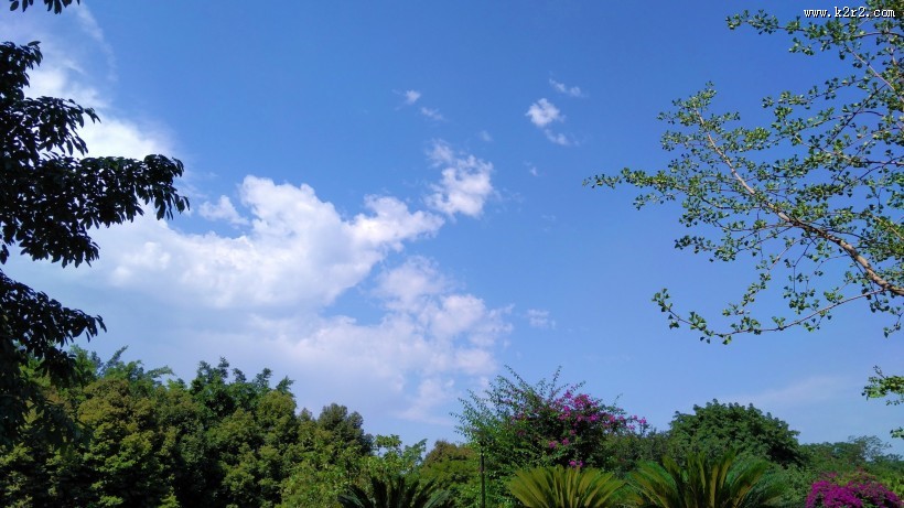 白云蓝天风景图片