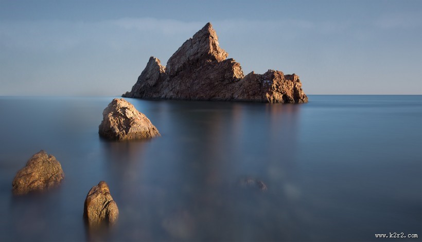 海边礁石风景图片