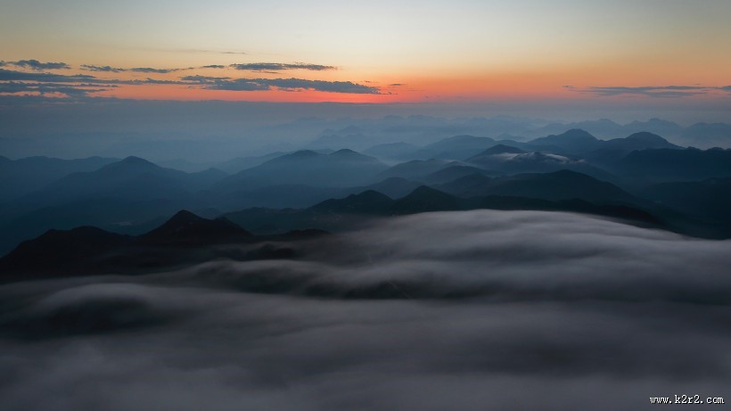 波澜壮阔的云海图片