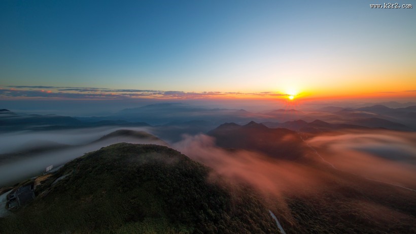 波澜壮阔的云海图片