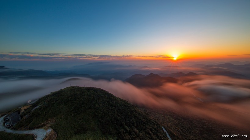 波澜壮阔的云海图片
