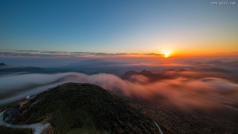 波澜壮阔的云海图片