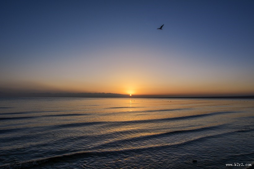 青海湖日出风光图片