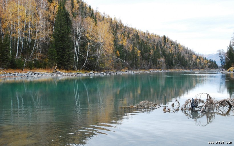 新疆深秋风光图片