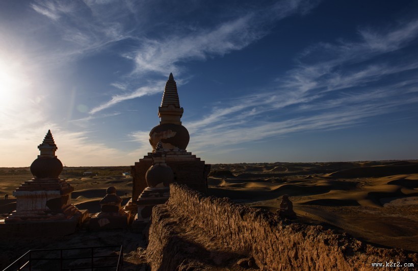 荒凉的沙漠风景图片大全